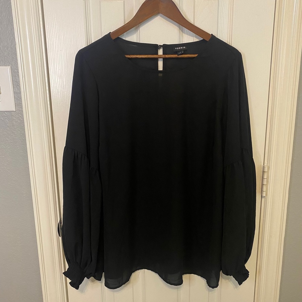Torrid Black Georgette Balloon Sleeve Blouse Keyhole Back Top Size 1 Plus XL